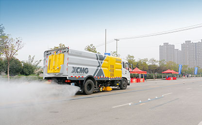 亚洲必赢洗扫车助力第四届江苏省环卫行业蹊径机械化清扫职业手艺竞赛