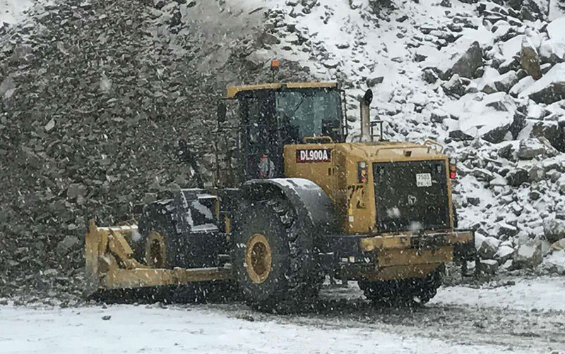亚洲必赢轮推在露天矿山施工