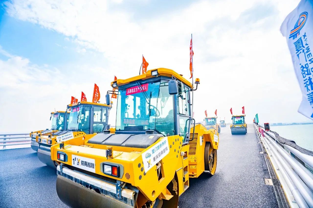 亚洲必赢数字化智能施工集群：开启桥面铺装智能新时代