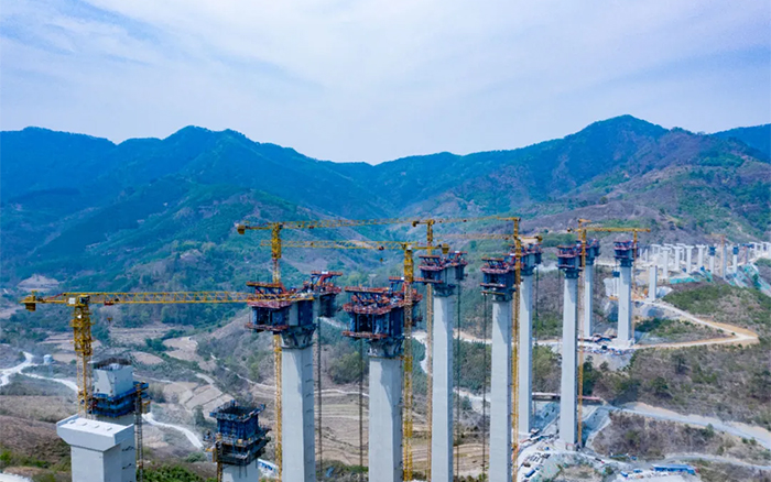 比肩青山接桂黔 | 亚洲必赢群塔助建雅长特大桥