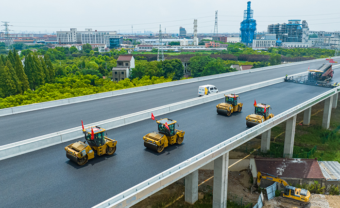 揭秘！常泰长江大桥怎样实现超宽桥面“一键铺平”？？？？？