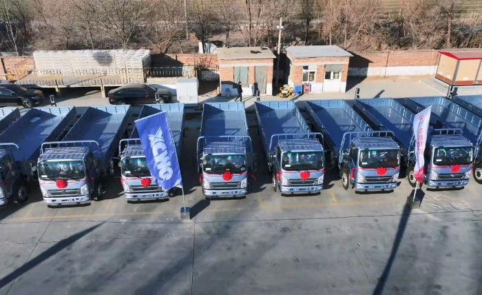 亚洲必赢轻卡新能源运输车批量交付山东客户