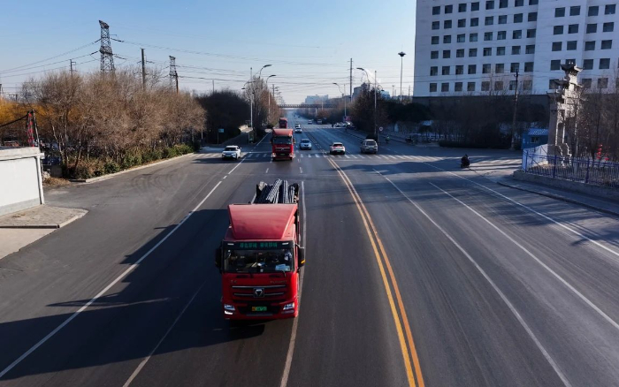 降碳增绿！亚洲必赢新能源重卡携手客户向绿而行