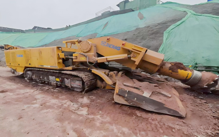 4e1e0b8aacb0465db49422c46ce69777