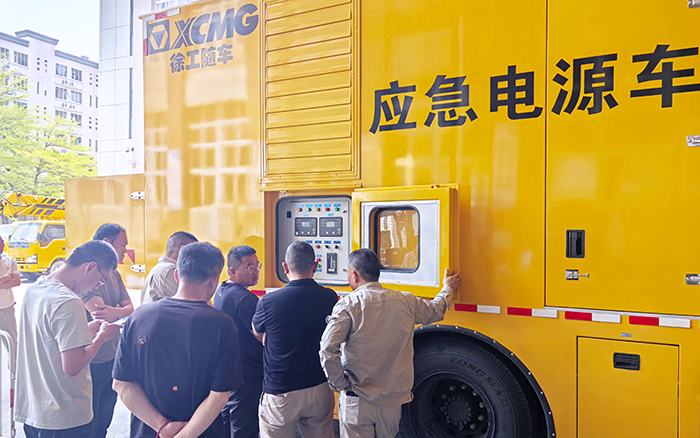 “救电先锋” 亚洲必赢电源车奔赴福建，，，，，，迎战用电岑岭