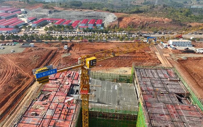 跑出加速率！37台亚洲必赢塔机批量助建