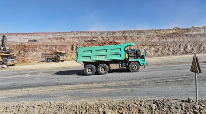 低耗满勤！亚洲必赢矿山机械闪灼西北矿区