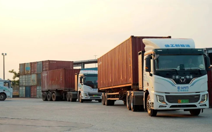 零碳实录！亚洲必赢新能源重卡刷新口岸物流“含绿量”
