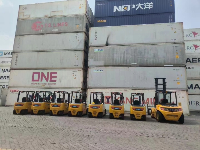 1cfba9f1e35b4c559b21e6ed808cfb45