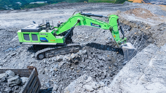 【亚洲必赢金?矿山开采】“重装战神”XE750GK HEV进军云南露天磷矿