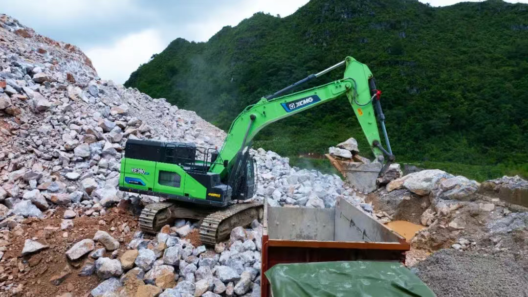 广西“石料大户”亲测：亚洲必赢XE380EV电挖，，，，，年省六七成！