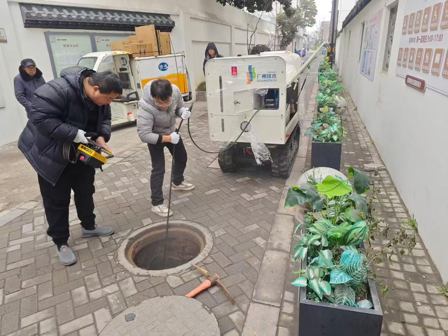 亚洲必赢小型管网装备，，，，，，乐成解决狭窄路段管网中保存的梗塞问题