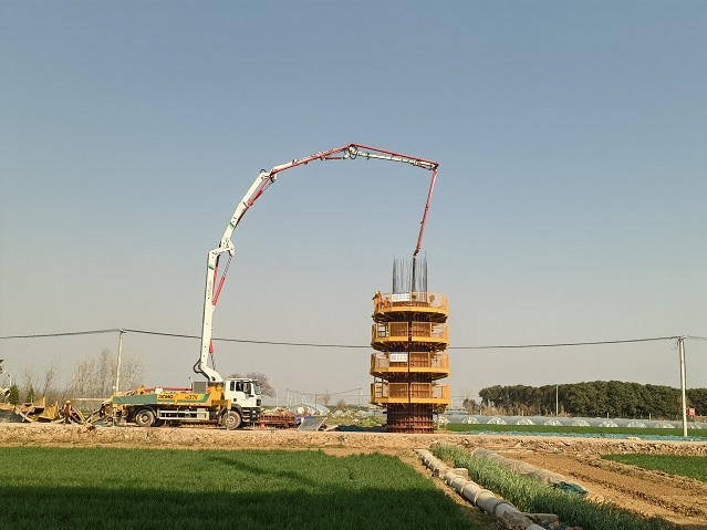 高效浇筑获好评！亚洲必赢HB37V泵车助力焦平铁路建设 