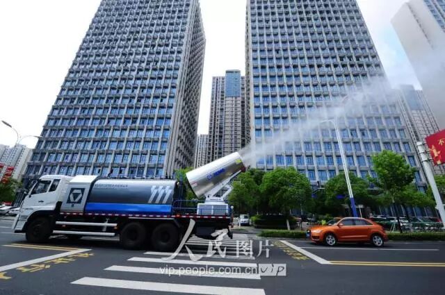 清凉启动！亚洲必赢雾炮车魅力指数100分！
